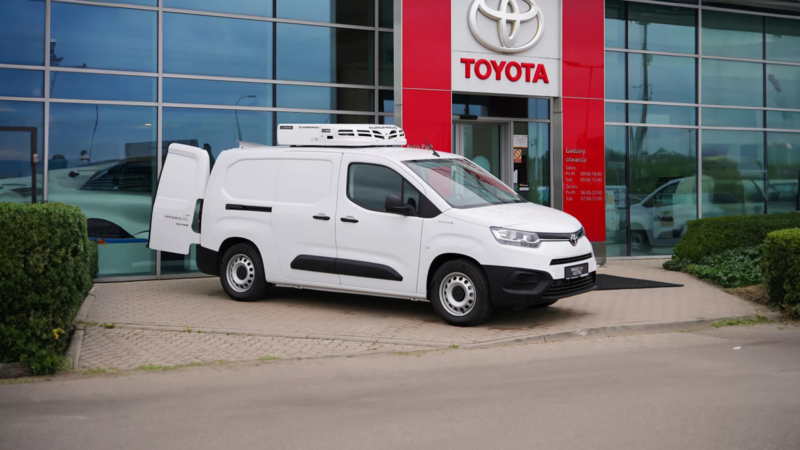mały dostawczak Toyota