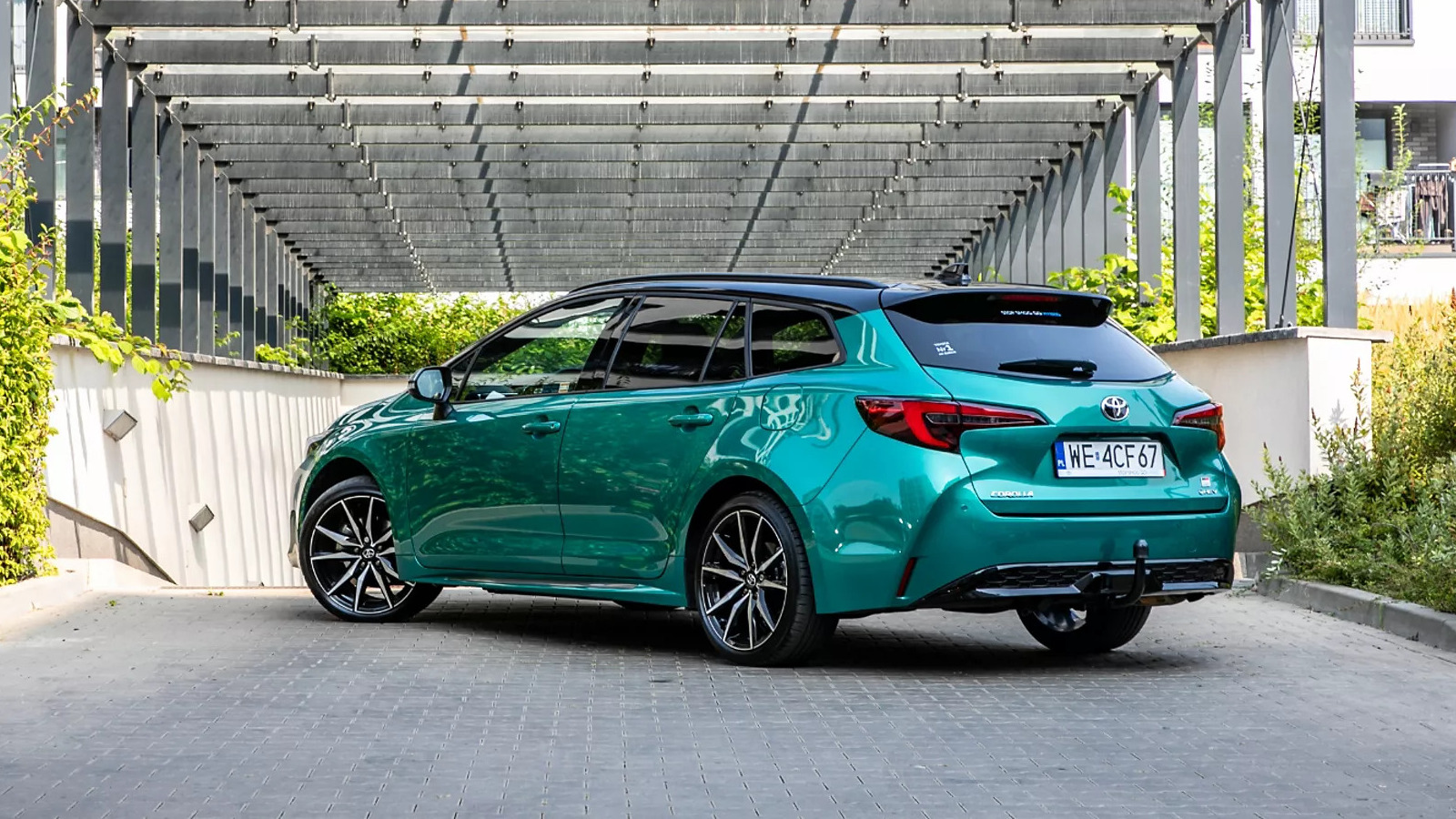 toyota corolla hybrid